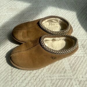 UGG Women’s Tasmans Chestnut Brown Suede Slipper